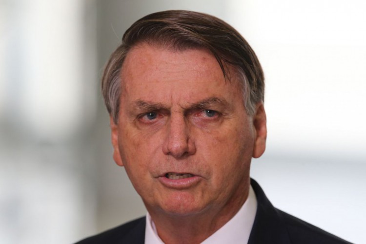  Bolsonaro anuncia novo Bolsa Família com valor médio de R$ 300