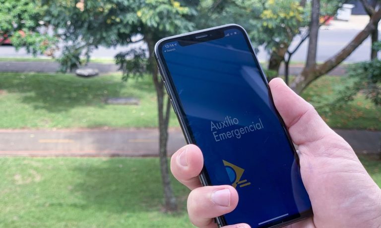  Trabalhadores nascidos em novembro podem sacar auxílio emergencial