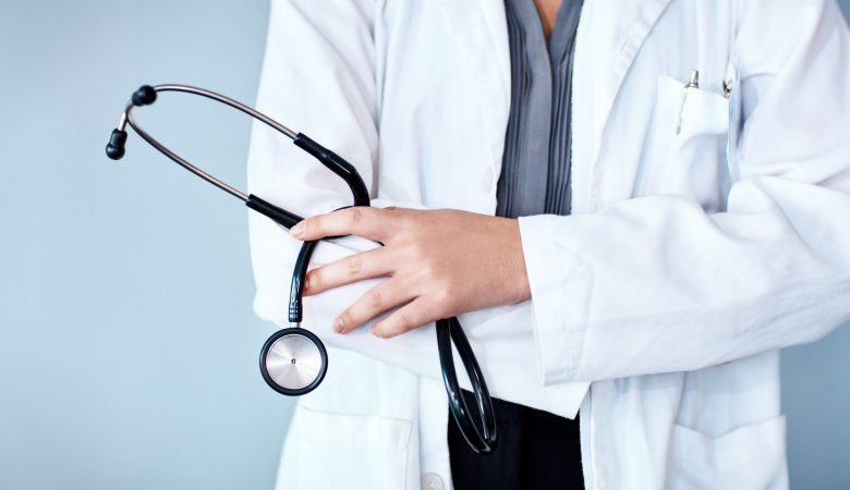  Médicos de 16 municípios estão com salários atrasados segundo Sindicato