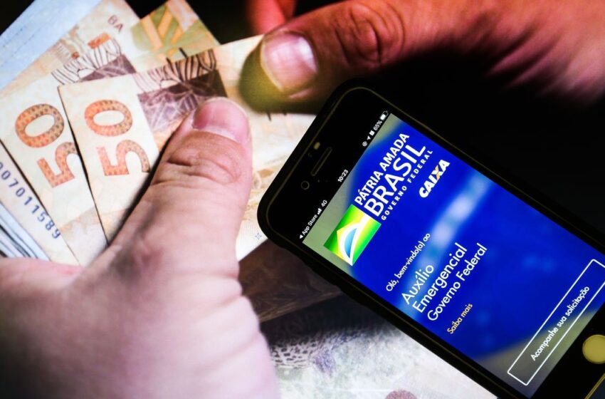  Trabalhadores nascidos em dezembro podem sacar auxílio emergencial