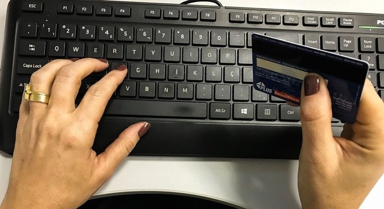  Juros do cartão de crédito e do cheque especial caem em maio