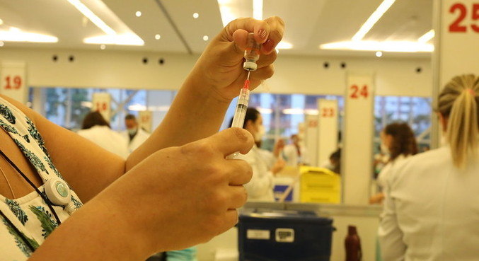  Fiocruz: Brasil tem redução de mortes por covid pela 1ª vez no ano
