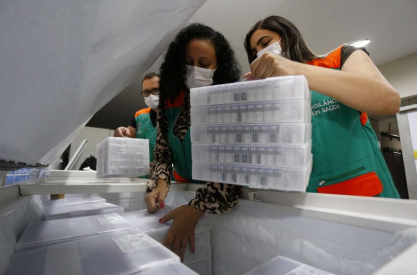  Remessas com mais 232 mil doses de vacinas contra Covid-19 chegam ao Ceará.