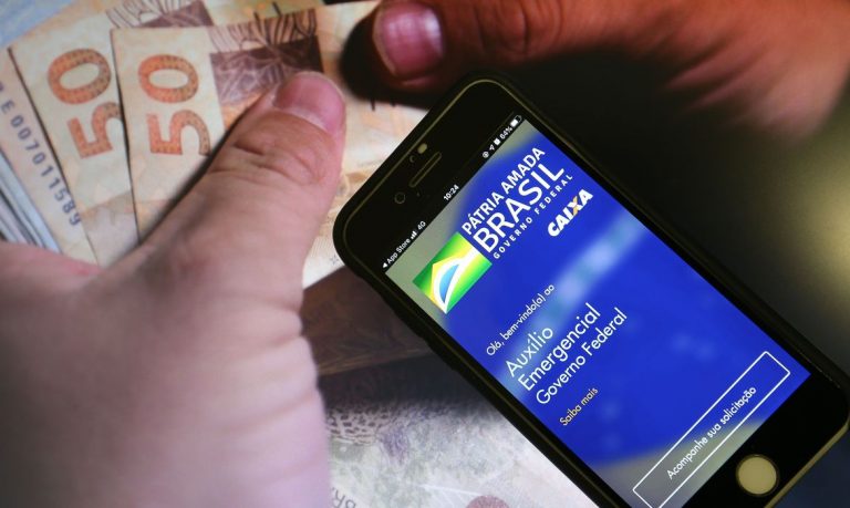  Trabalhadores nascidos em maio podem sacar auxílio emergencial