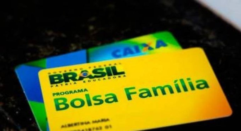  Bolsa família deve ficar acima de R$ 250