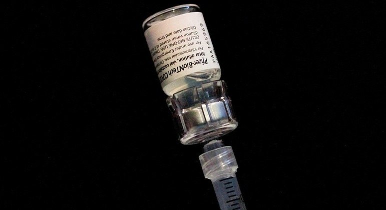  Pfizer e Anvisa discutem dose de reforço de vacina contra covid