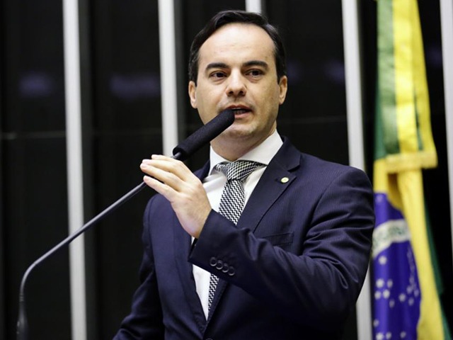  Capitão Wagner é surpreendido por assaltante e imobiliza suspeito no Centro