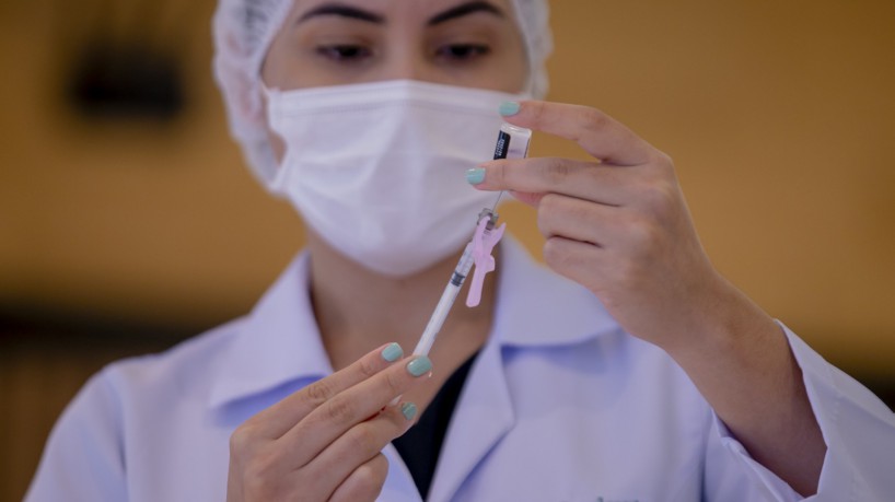  Ministério da Saúde anuncia 3ª dose para todos acima de 18 anos