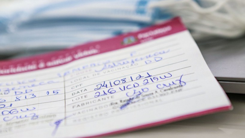  Funcionário é demitido após dispensar passaporte sanitário em cinema
