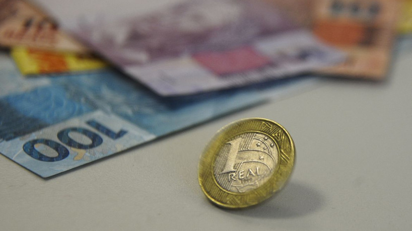  Relator do Orçamento eleva previsão de salário mínimo para R$ 1.210