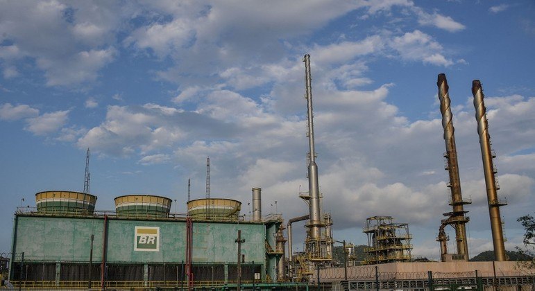 Cade vai apurar possível abuso da Petrobras em reajustes da gasolina