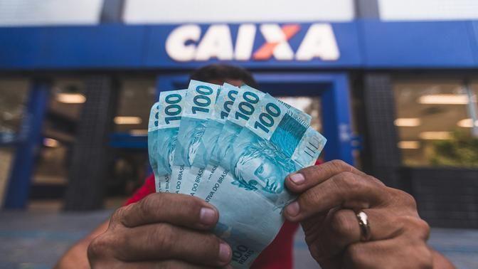  Governo tenta emplacar empréstimo consignado a beneficiários do Auxílio Brasil