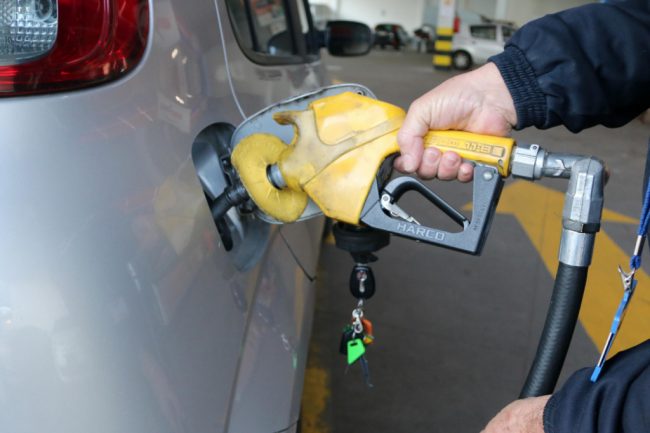  Preço do combustível pode cair em até R$ 1,65 por litro