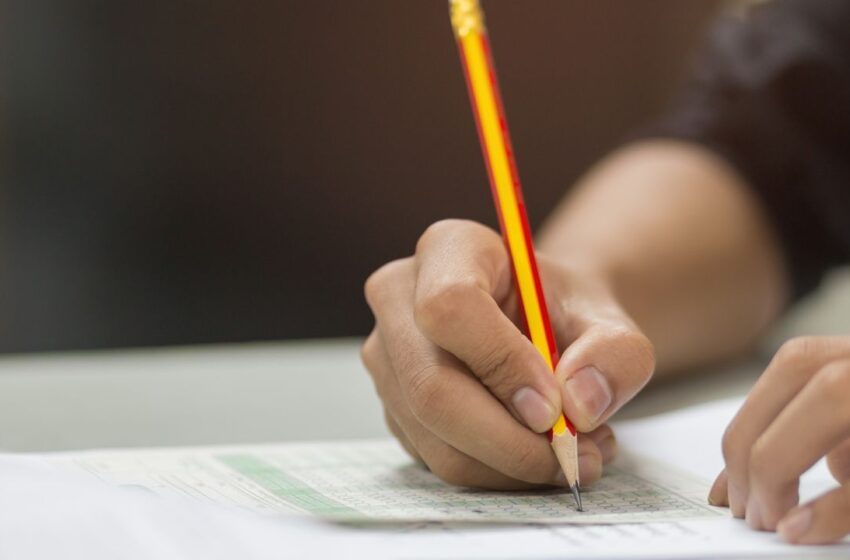  Concursos públicos com vagas abertas no Ceará têm salários de até R$ 12 mil.