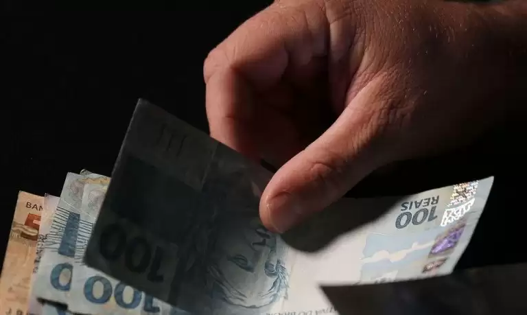  Auxílio Brasil é pago hoje a beneficiários com NIS de final 8.