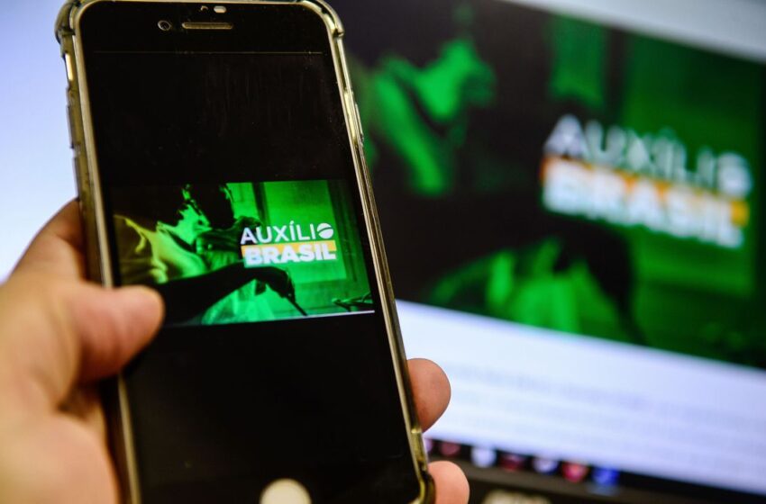  Auxílio Brasil é pago hoje (13) a beneficiários com NIS final 2.