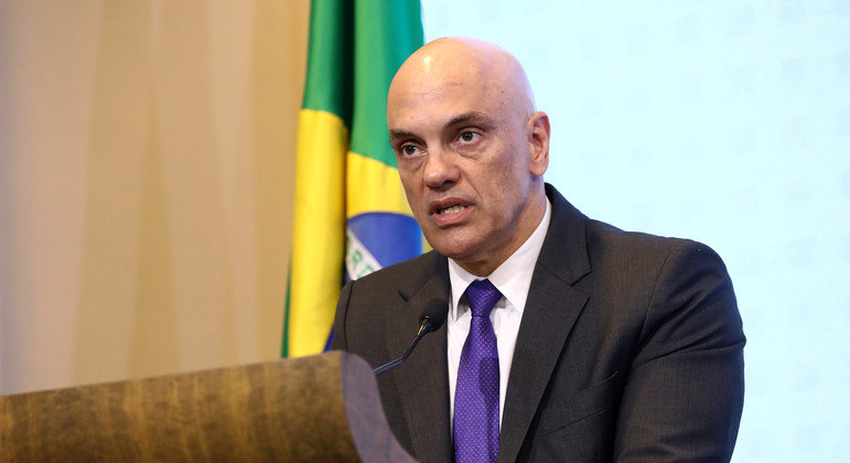  TSE aprova remoção de notícias falsas da internet em até duas horas.