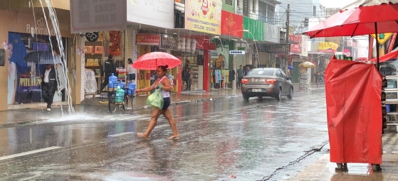  Cidades cearenses estão em alerta para possibilidade de chuvas e ventos fortes.