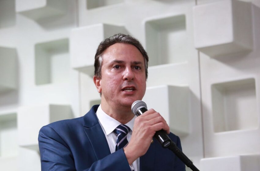  Piso nacional dos professores sobe para R$ 4.420,55.