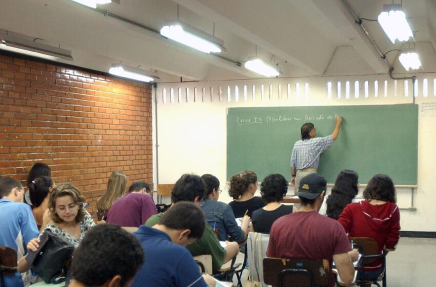  11 cidades do Cariri concedem reajuste a professores.