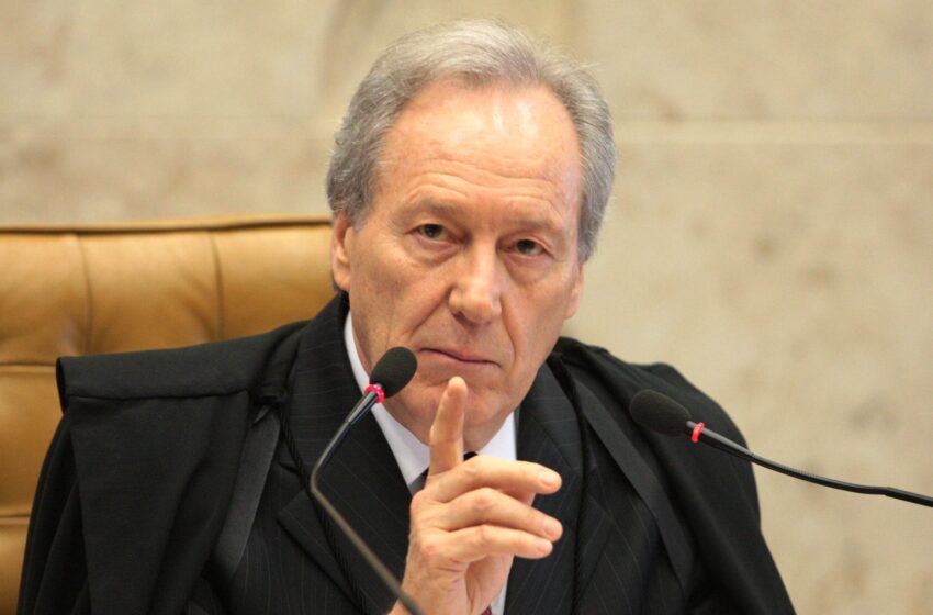  Lewandowski encerra três ações contra Lula que estavam suspensas.