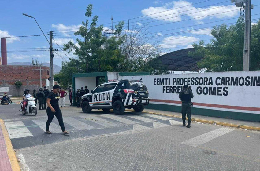  Redes pública e privada reforçam segurança nas escolas.
