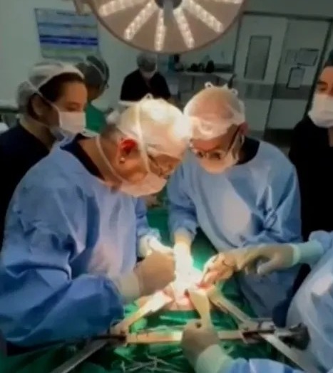  Ceará conclui com sucesso transplante inédito em criança.