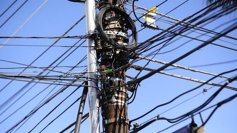  PMCE prende em flagrante suspeito de furto de fios em Juazeiro do Norte.