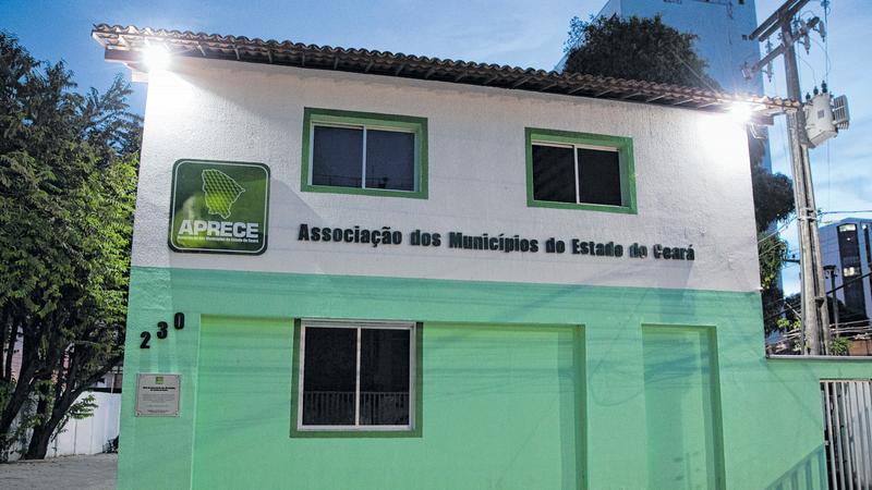  Mais de 100 prefeituras do Ceará devem paralisar no próximo dia 30.