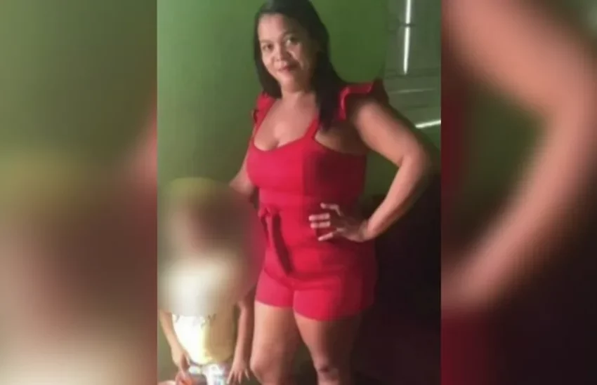  Mulher é assassinada pelo namorado na frente das filhas no Ceará
