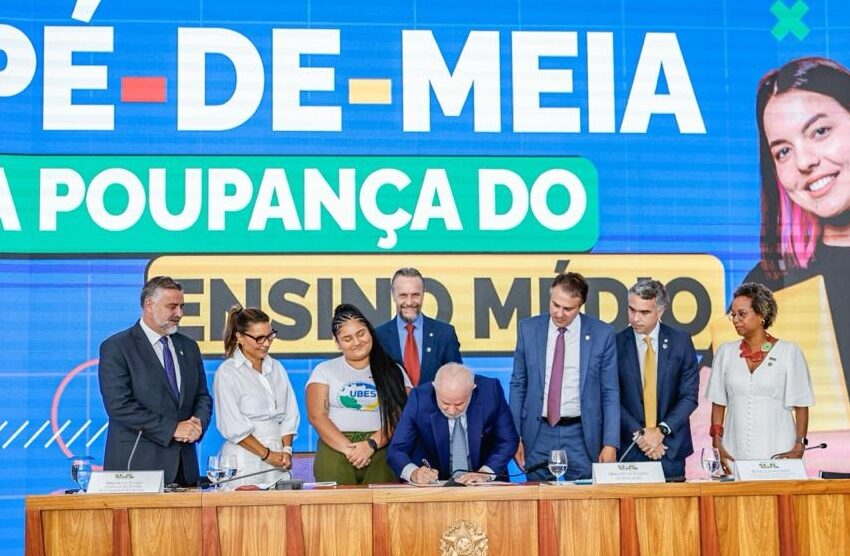  Programa vai beneficiar 185 mil estudantes de Ensino Médio da rede pública no Ceará.