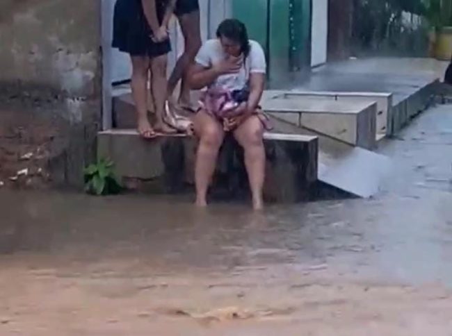 Mulher grávida é arrastada pelas correntezas no Crato.