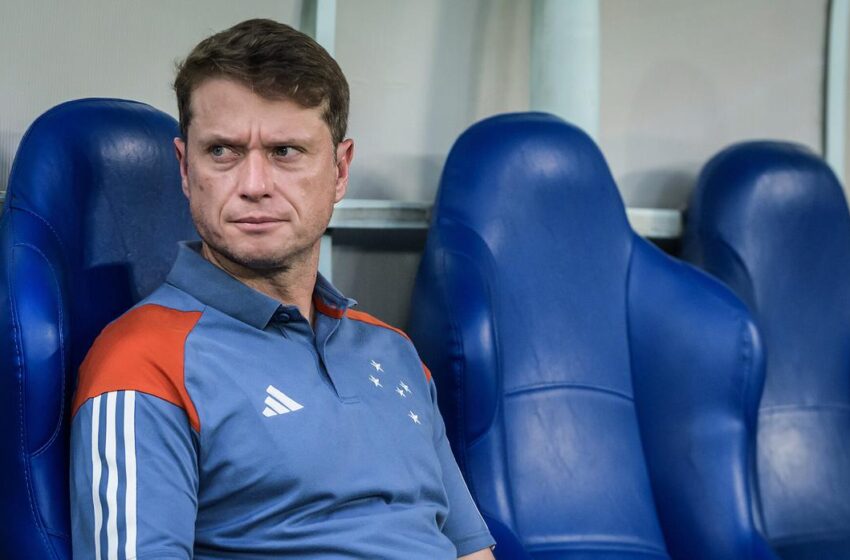  Cruzeiro anuncia demissão do técnico Fernando Seabra e tem ex-Botafogo na mira.