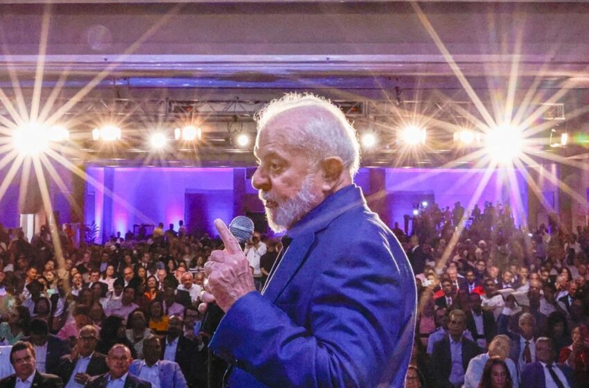  Lula sanciona lei que aumenta o salário mínimo para R$ 1.518 em 2025