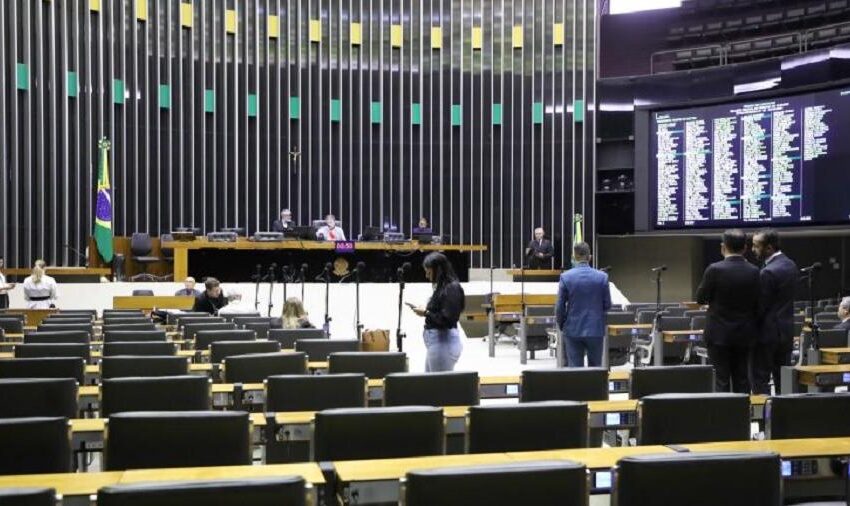  Sob influência do mercado das emendas, mandato de deputado federal vai custar até R$ 30 milhões em 2026.