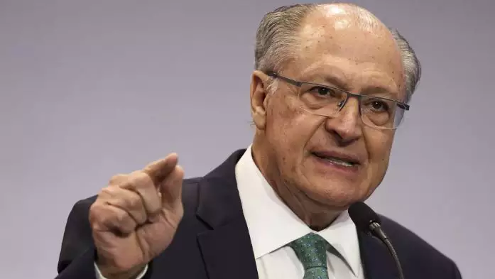  ‘Governo dará todo apoio’, diz Alckmin sobre brasileiros deportados dos Estados Unidos.