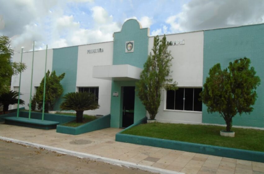  Prefeitura de Brejo Santo se compromete a realizar concurso público