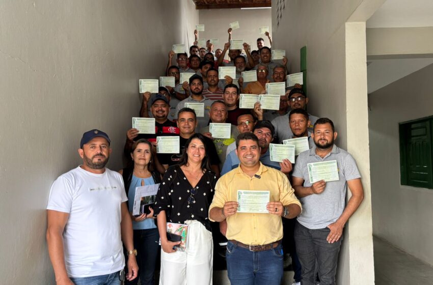  Motoristas escolares de Brejo Santo recebem certificado do DETRAN