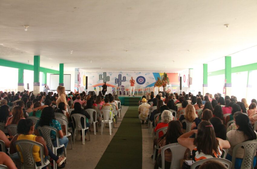  Brejo Santo inicia o ano letivo de 2025 com um encontro de profissionais da educação