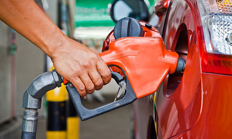  Ceará tem a segunda gasolina mais cara e lidera no preço do diesel no NE.