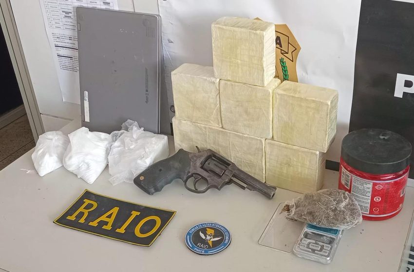  Juazeiro: Raio apreende 3 kg de droga, e uma arma de fogo.