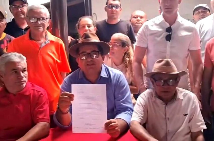  Dariomar Rodrigues anuncia desfiliação do PT.