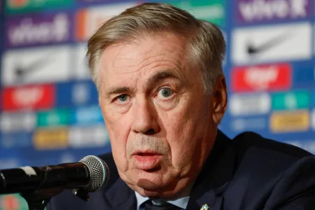  CBF anuncia renovação com o técnico Carlo Ancelotti até 2030.